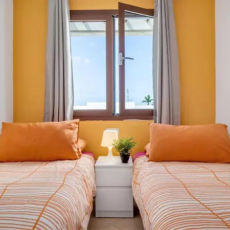 Modern House In Puerto Del Carmen 蒂亚斯