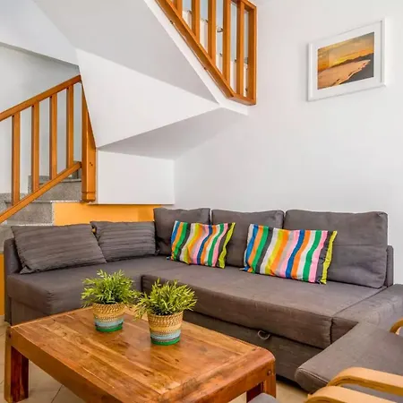 Modern House In Puerto Del Carmen 蒂亚斯